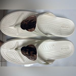 Size 9 croc flip flops lightly worn
